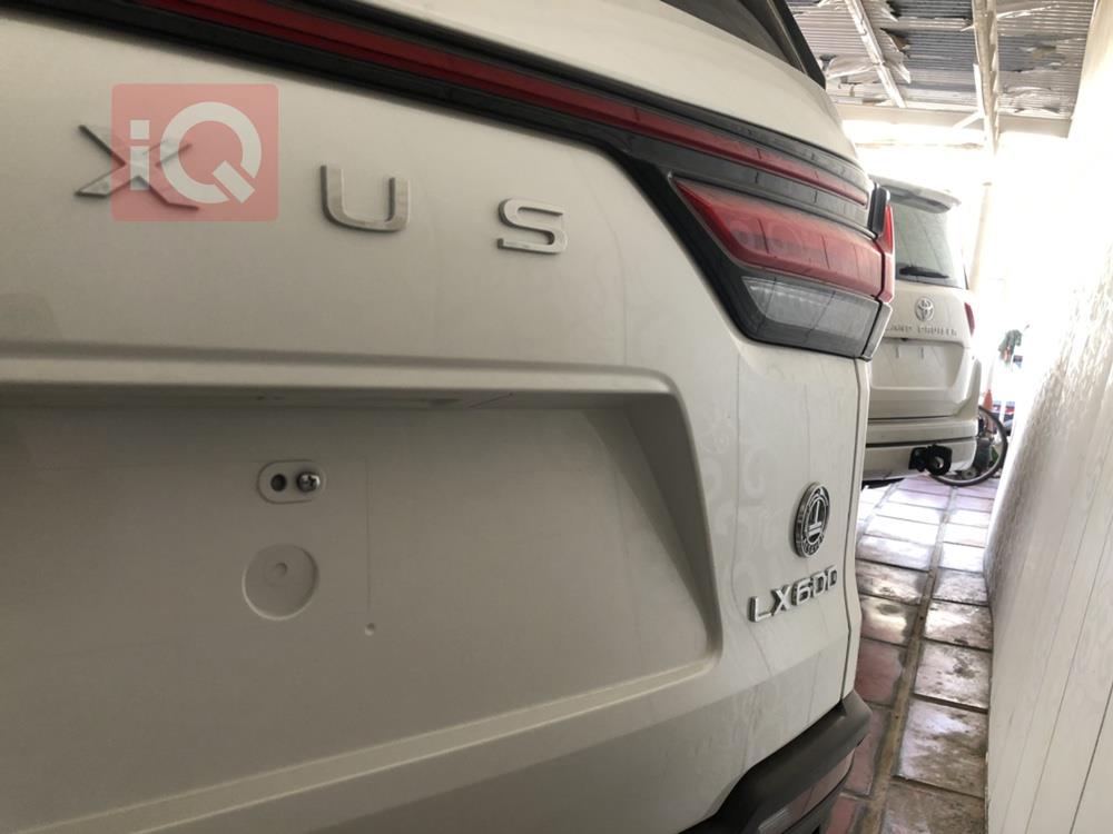 Lexus LX